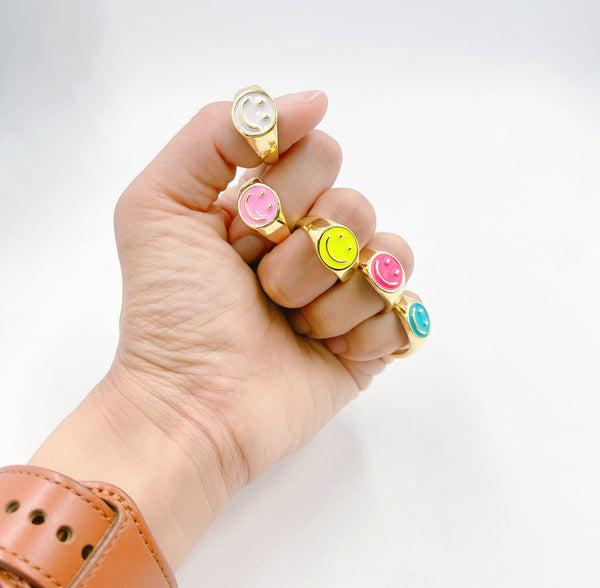 Smiley Face Ring in Gold